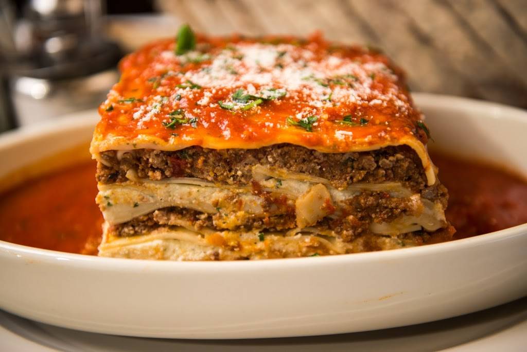 Carmines Italian Restaurant | meal takeaway | 425 7th Street NW at, E St NW, Washington, DC 20004, USA | 2027377770 OR +1 202-737-7770