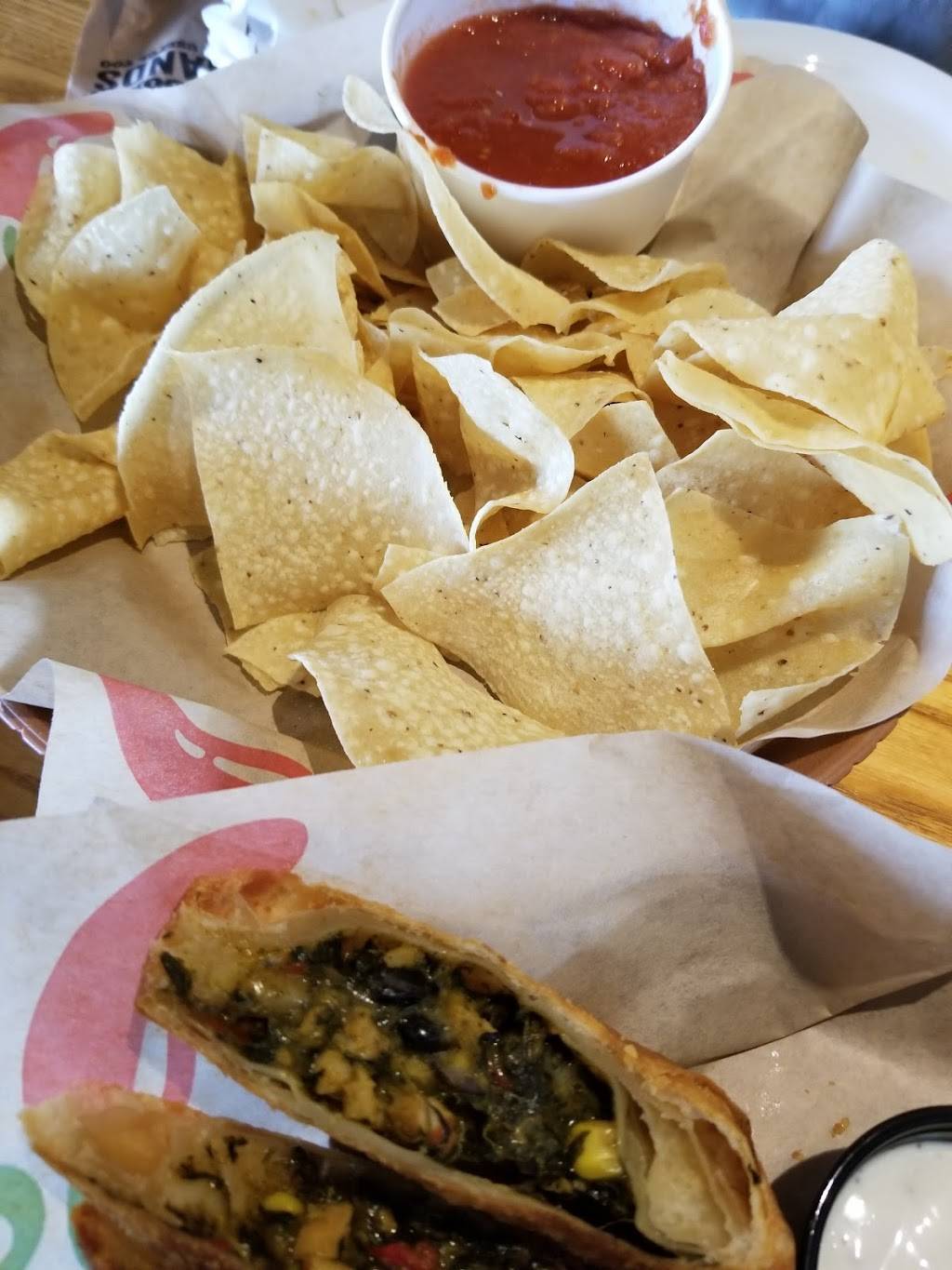 Chilis Grill & Bar | meal takeaway | 151 River Rd, Lisbon, CT 06351, USA | 8603765862 OR +1 860-376-5862