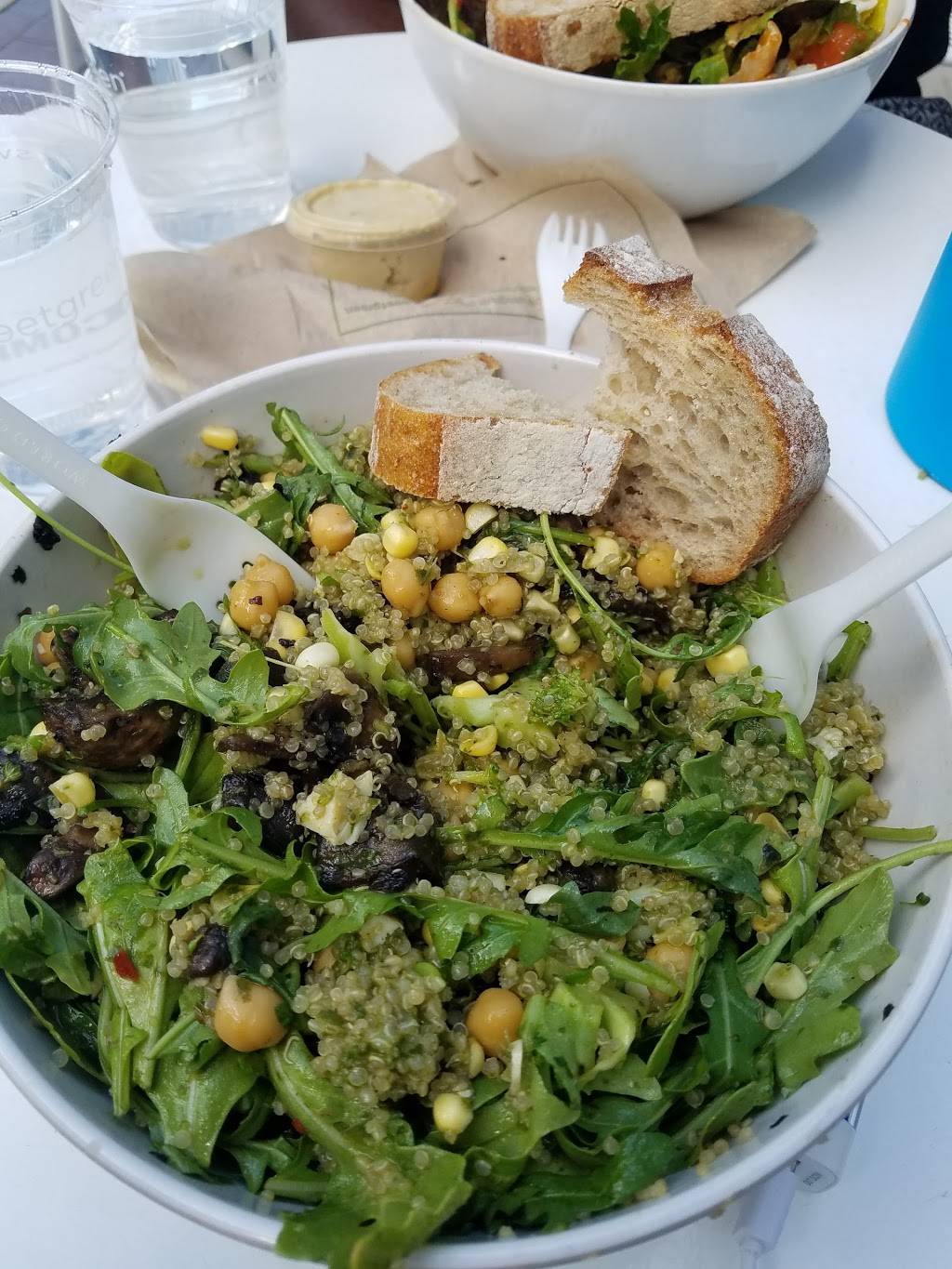 sweetgreen | restaurant | 575 12th Rd S Ste B2, Arlington, VA 22202, USA | 7038881025 OR +1 703-888-1025