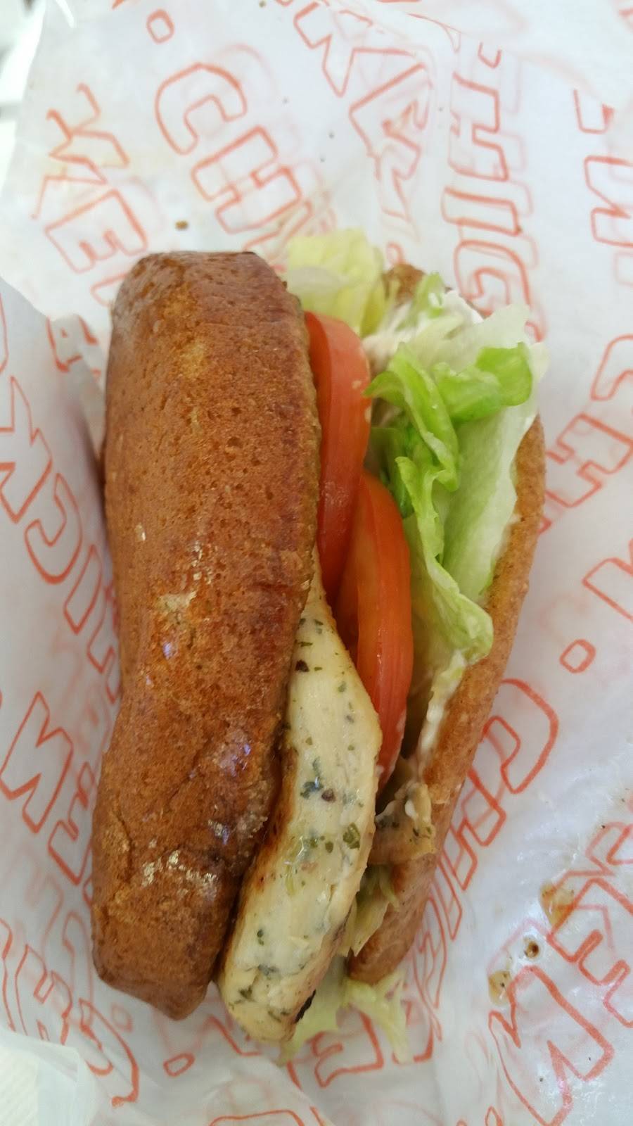 Whataburger | restaurant | 3636 N Main St, Houston, TX 77009, USA | 7138681581 OR +1 713-868-1581