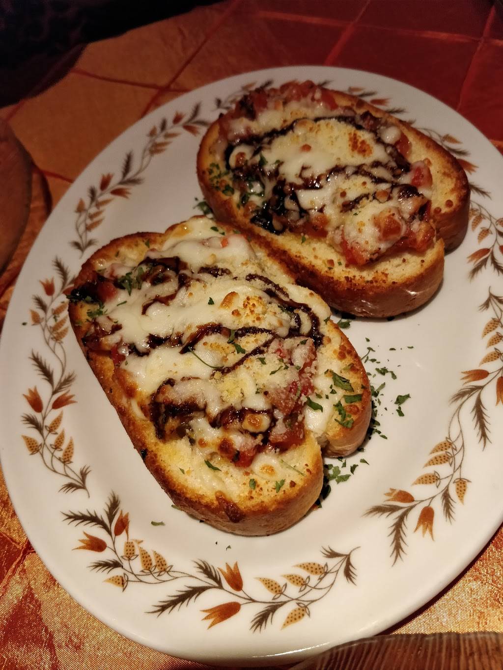 Trocadero Restaurant | restaurant | 527 Barton St E, Hamilton, ON L8L 2Y9, Canada | 9055273894 OR +1 905-527-3894