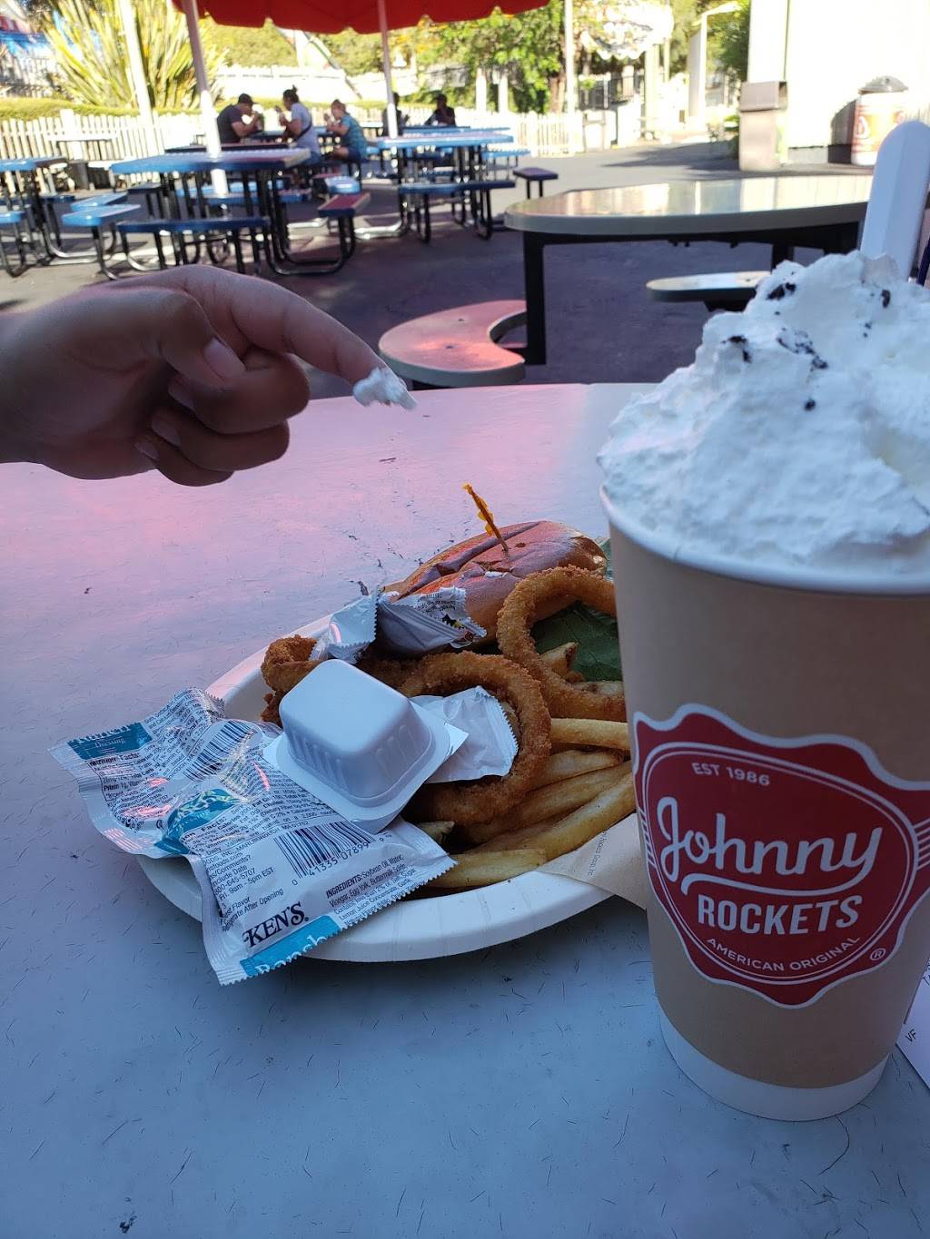 Johnny Rockets | restaurant | 1001 Fairgrounds Dr, Vallejo, CA 94589, USA | 7075565661 OR +1 707-556-5661