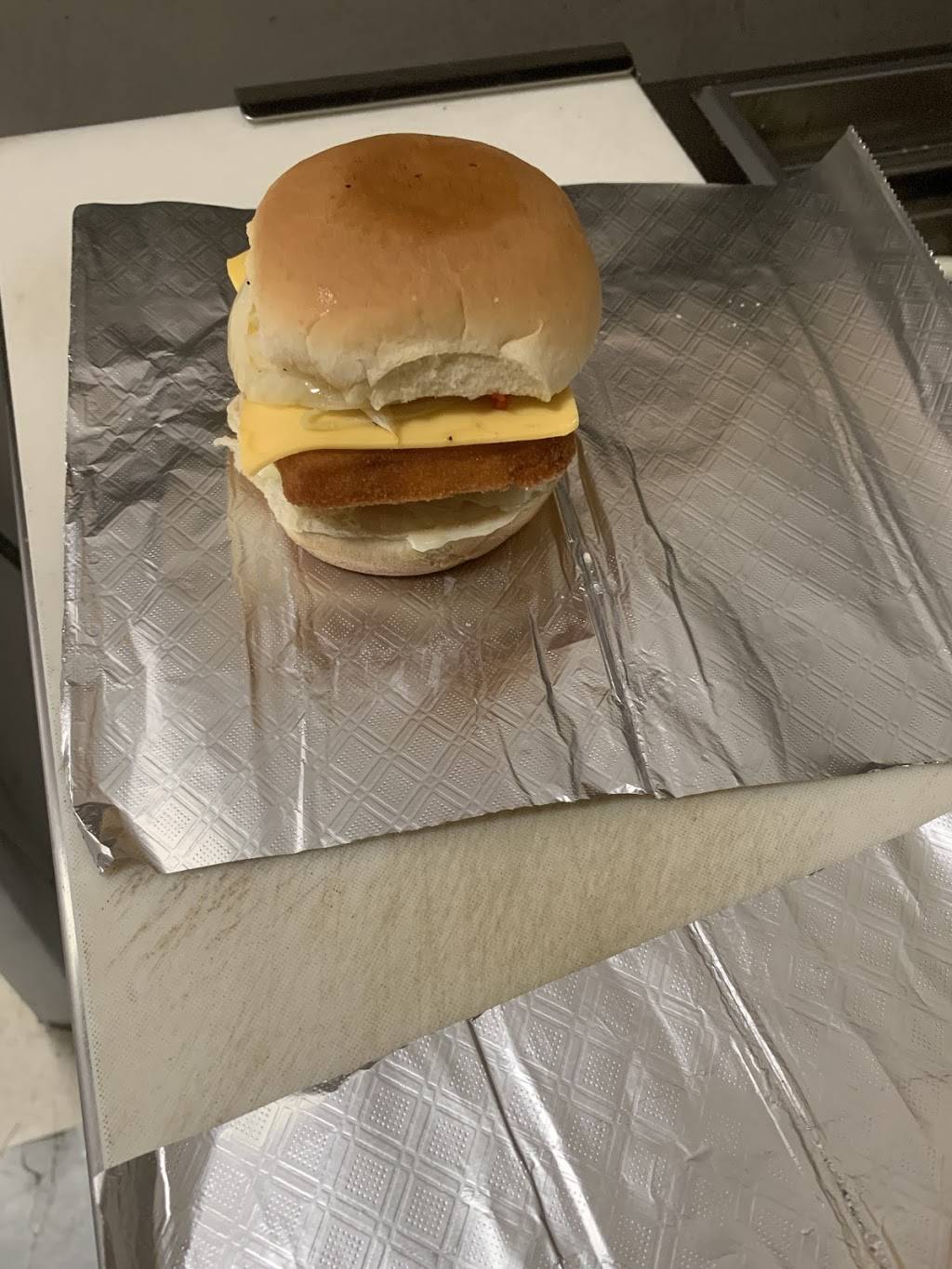 Gorsuch Deli | restaurant | 959 Gorsuch Ave, Baltimore, MD 21218, USA | 4103661735 OR +1 410-366-1735