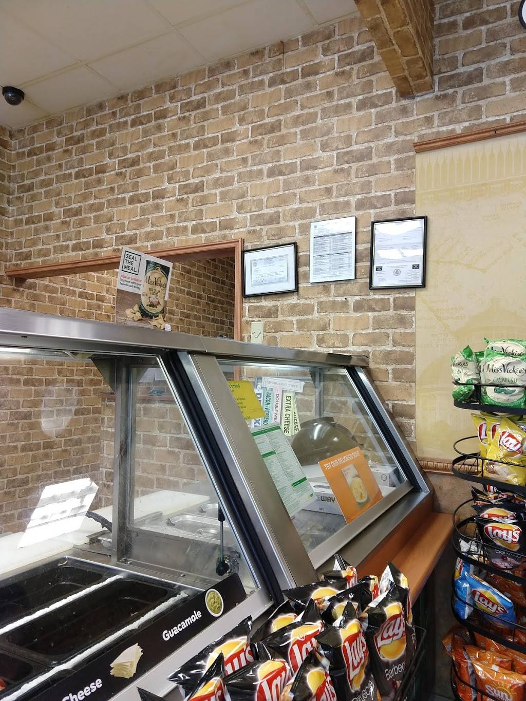 Subway Restaurants | restaurant | 9450 S Northshore Dr, Village Shop Ctr, Cross Creek Rd Suite 107, Knoxville, TN 37922, USA | 8655313010 OR +1 865-531-3010
