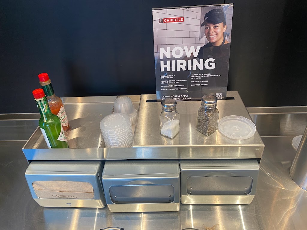 Chipotle Mexican Grill | restaurant | 889 N Redwood Rd #100, Saratoga Springs, UT 84045, USA | 3854550787 OR +1 385-455-0787