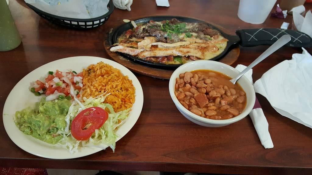 Casa Jalisco | restaurant | 6910 US Hwy 87 E, San Antonio, TX 78263, USA | 2106482433 OR +1 210-648-2433