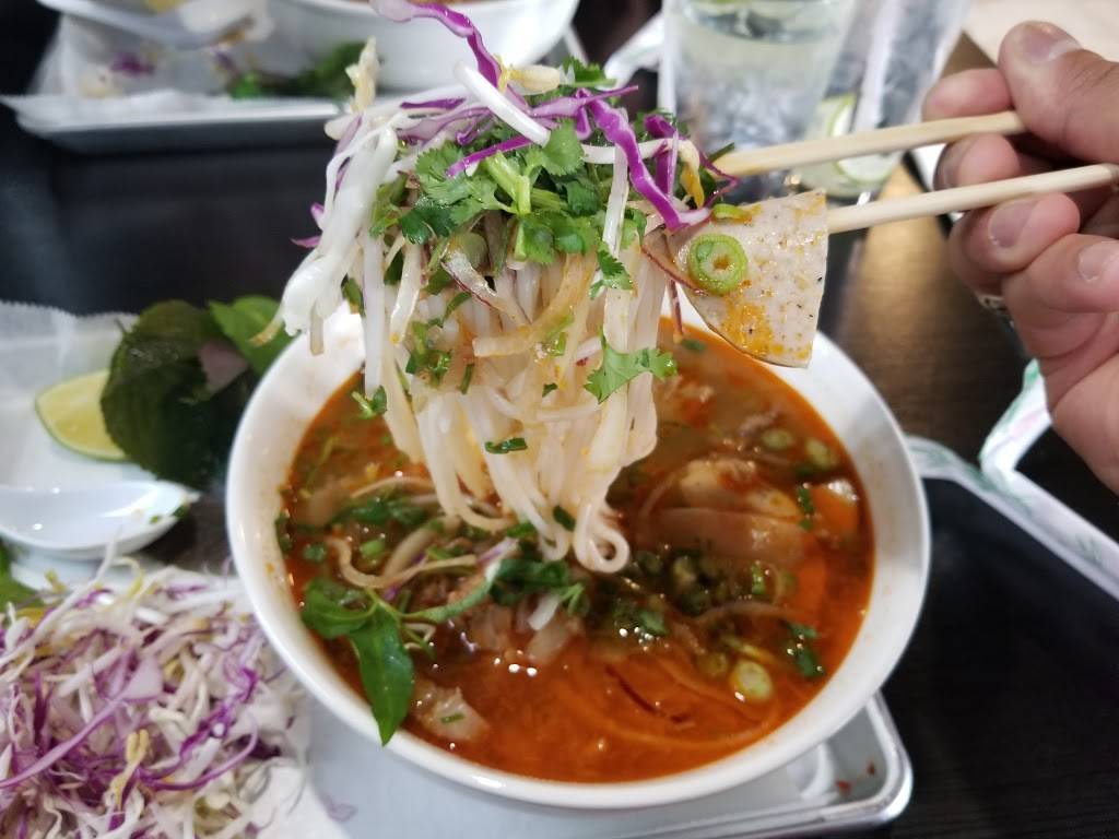 Two Bowls Bun Bo Hue | restaurant | 13080 Bellaire Blvd A, Houston, TX 77072, USA | 8326723961 OR +1 832-672-3961