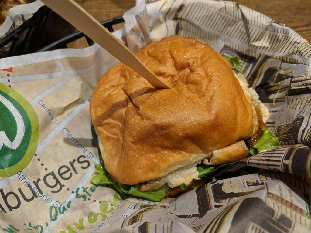 Wahlburgers | restaurant | 100 Robinson Centre Dr Suite 2550, Pittsburgh, PA 15205, USA | 4127449089 OR +1 412-744-9089