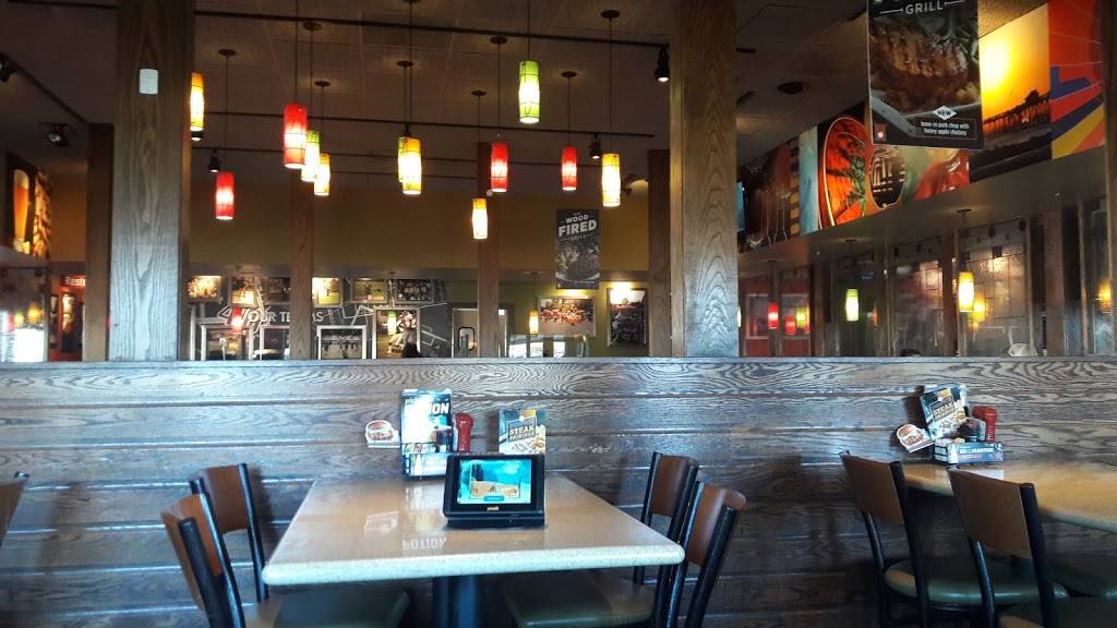Applebees Grill + Bar | restaurant | 32175 CA-79, Temecula, CA 92592, USA | 9515067852 OR +1 951-506-7852