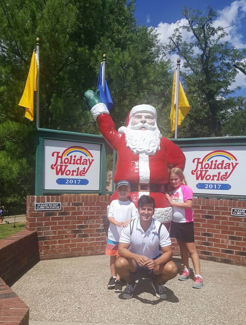 Subway | restaurant | 20 W Christmas Blvd, Santa Claus, IN 47579, USA | 8129372728 OR +1 812-937-2728