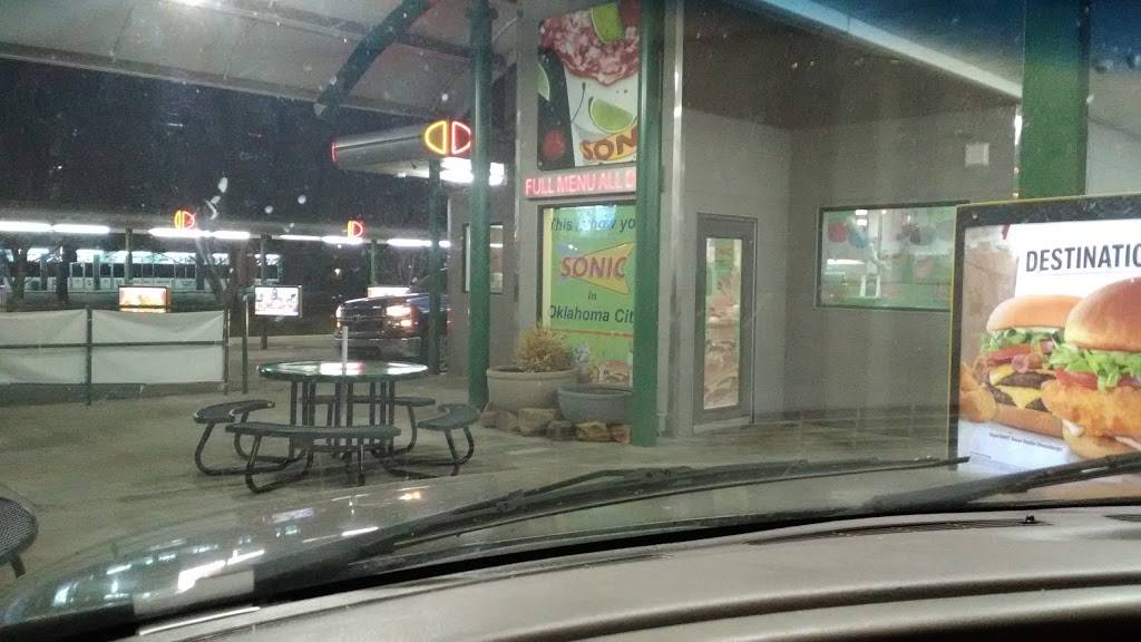 Sonic Drive-In | restaurant | 2800 S May Ave, Oklahoma City, OK 73108, USA | 4056340121 OR +1 405-634-0121