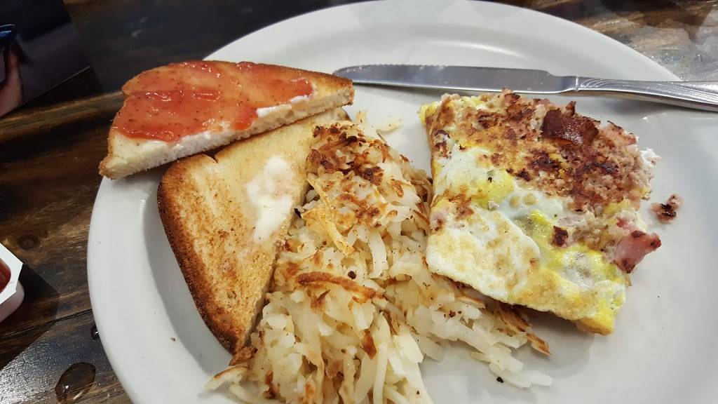 The Coffee Pot | restaurant | 4914 7th Ave, Kenosha, WI 53140, USA | 2626538849 OR +1 262-653-8849