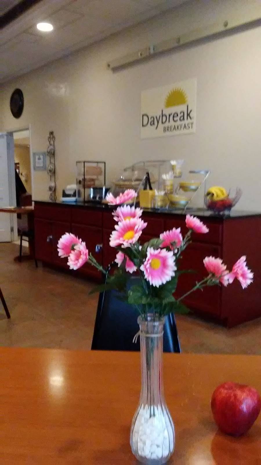 The Jetport Restaurant & Lounge | night club | 3400 Airport Rd, Allentown, PA 18109, USA | 6102661000 OR +1 610-266-1000