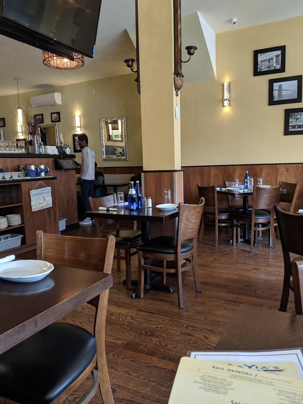 Yia Yias Taverna | restaurant | 1035 Flushing Ave, Brooklyn, NY 11237, USA | 7188215900 OR +1 718-821-5900