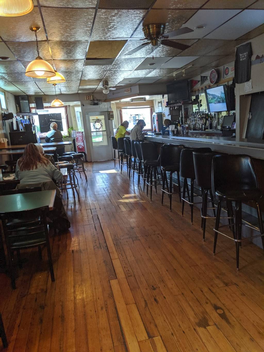 Flos On Pulaski | restaurant | 1309 Pulaski St, Peru, IL 61354, USA | 8152239791 OR +1 815-223-9791