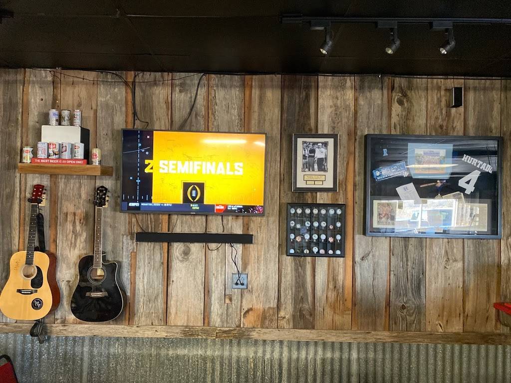 Coach Hurts Crossroads General Store & Grille | restaurant | 1476 Ross Rd, Elm Mott, TX 76640, USA | 2548292332 OR +1 254-829-2332