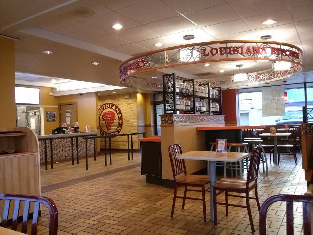 Popeyes Louisiana Kitchen | restaurant | 6402 6th Ave, Tacoma, WA 98406, USA | 2535650797 OR +1 253-565-0797