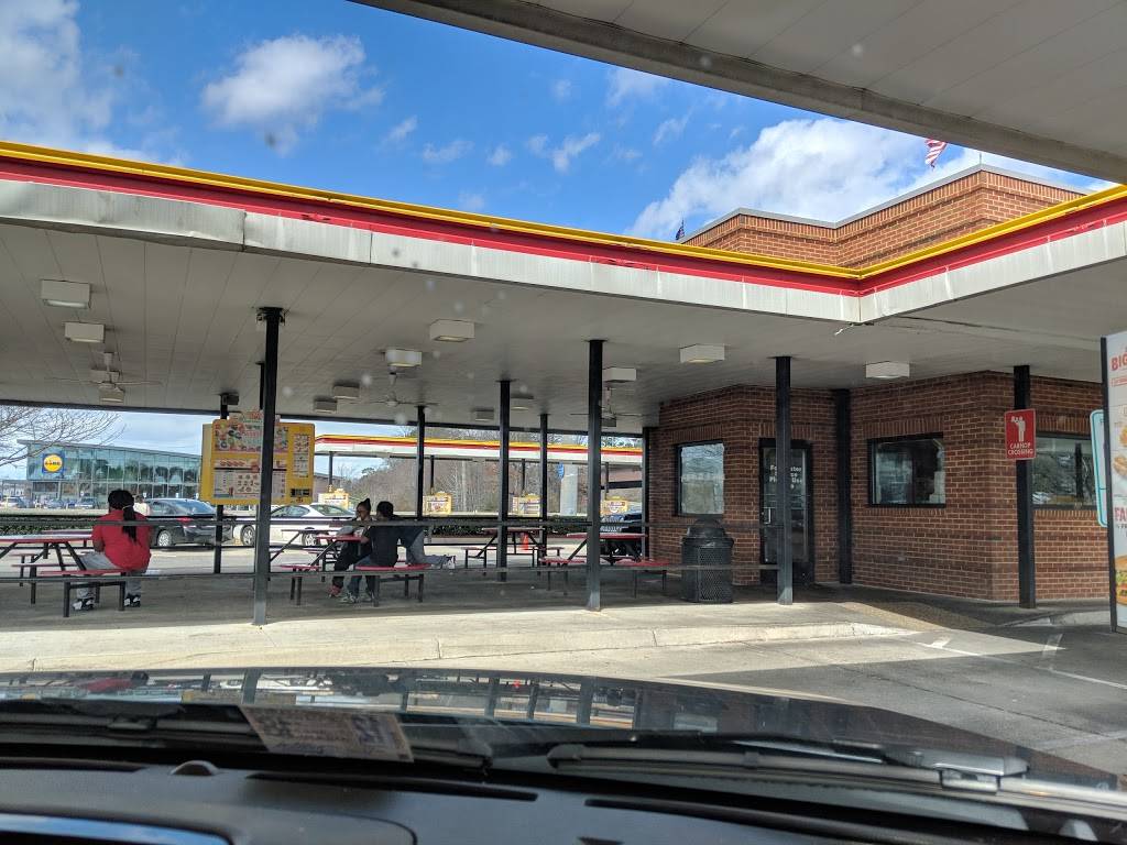 Sonic Drive-In | restaurant | 2001 W Mercury Blvd, Hampton, VA 23666, USA | 7572620985 OR +1 757-262-0985