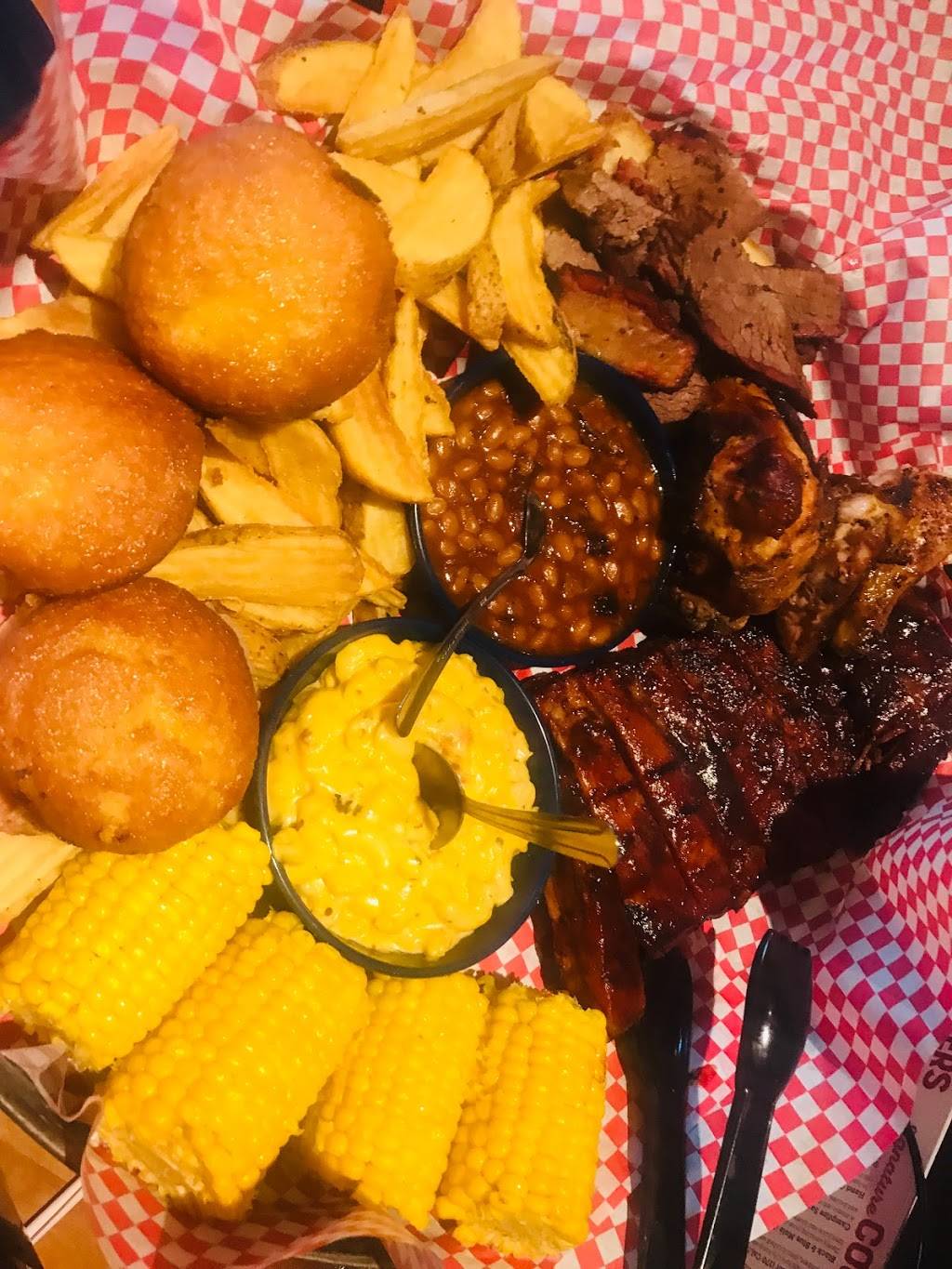 Famous Daves Bar-B-Que | restaurant | 16148 N 83rd Ave, Peoria, AZ 85382, USA | 6239793706 OR +1 623-979-3706