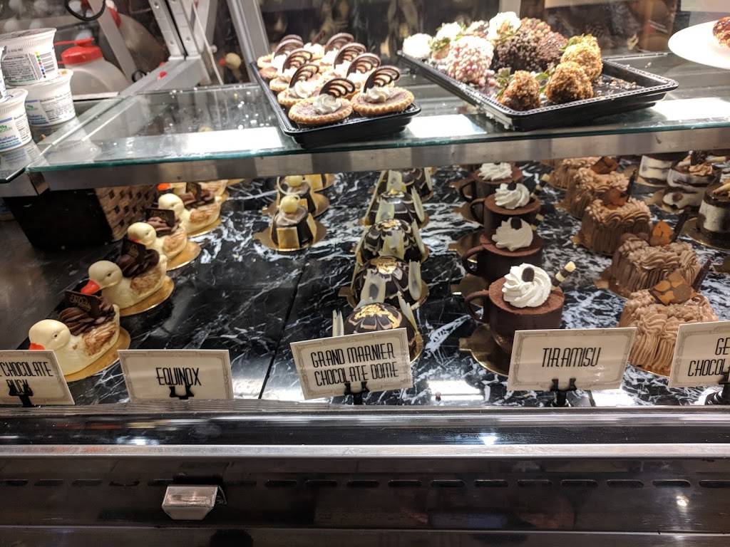 Charlie Vergos Rendezvous | restaurant | 52 S 2nd St, Memphis, TN 38103, USA | 9015232746 OR +1 901-523-2746