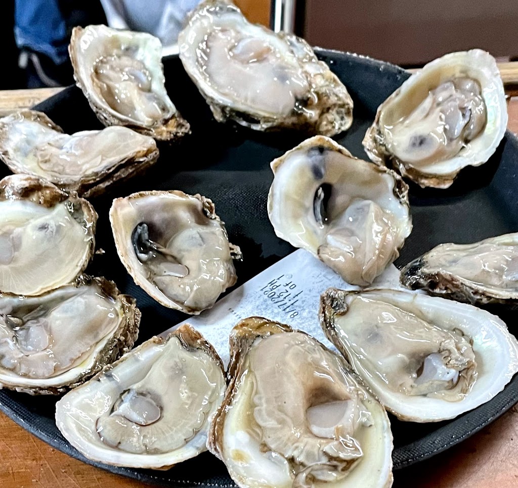 Hunts Oyster Bar & Seafood Restaurant | restaurant | 1150 Beck Ave, Panama City, FL 32401, USA | 8507639645 OR +1 850-763-9645