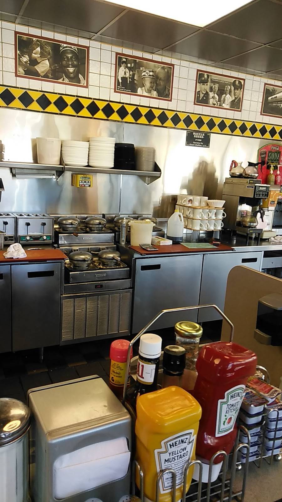 Waffle House | meal takeaway | 1131 W Pearce Blvd, Wentzville, MO 63385, USA | 6366399741 OR +1 636-639-9741