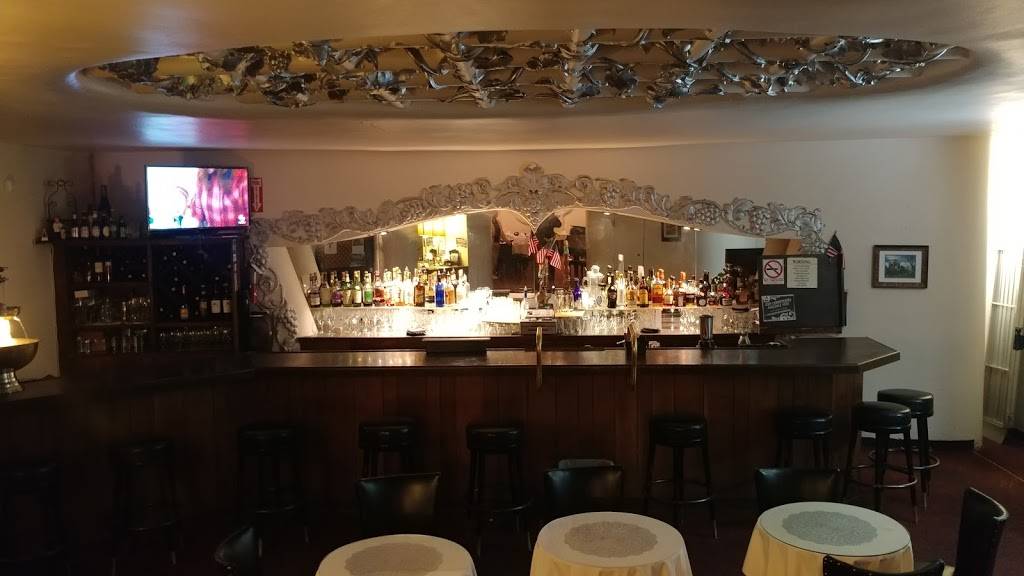 Villa DEste | restaurant | 2623 Ocean Ave, San Francisco, CA 94132, USA | 4153340580 OR +1 415-334-0580