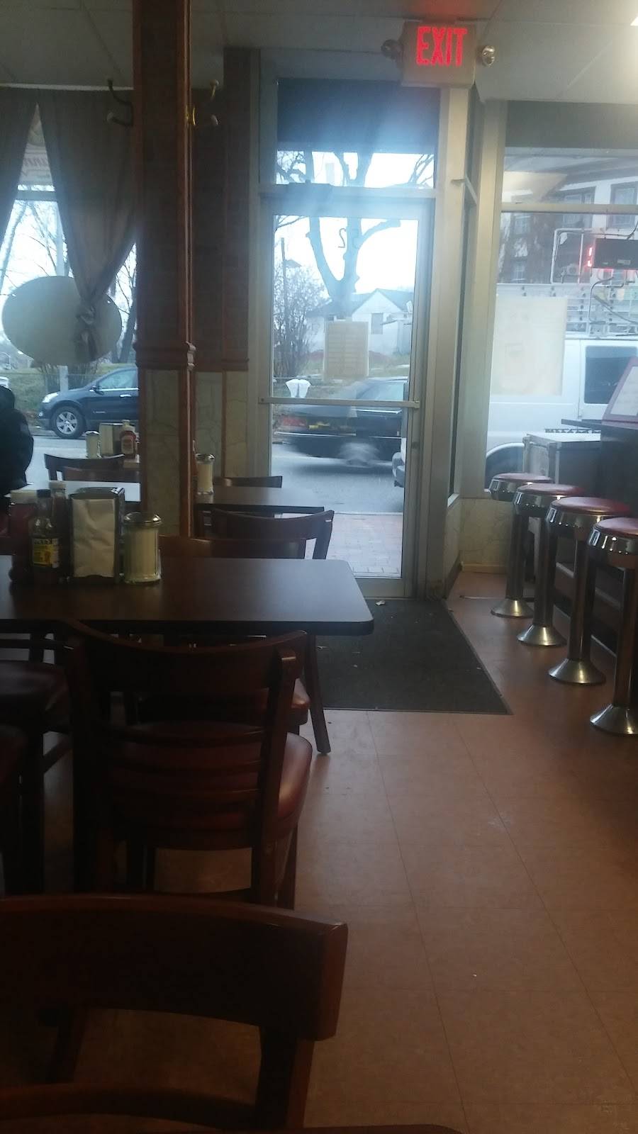 Star Coffee Shop & Deli | restaurant | 52 Main St, West Orange, NJ 07052, USA | 9732430338 OR +1 973-243-0338