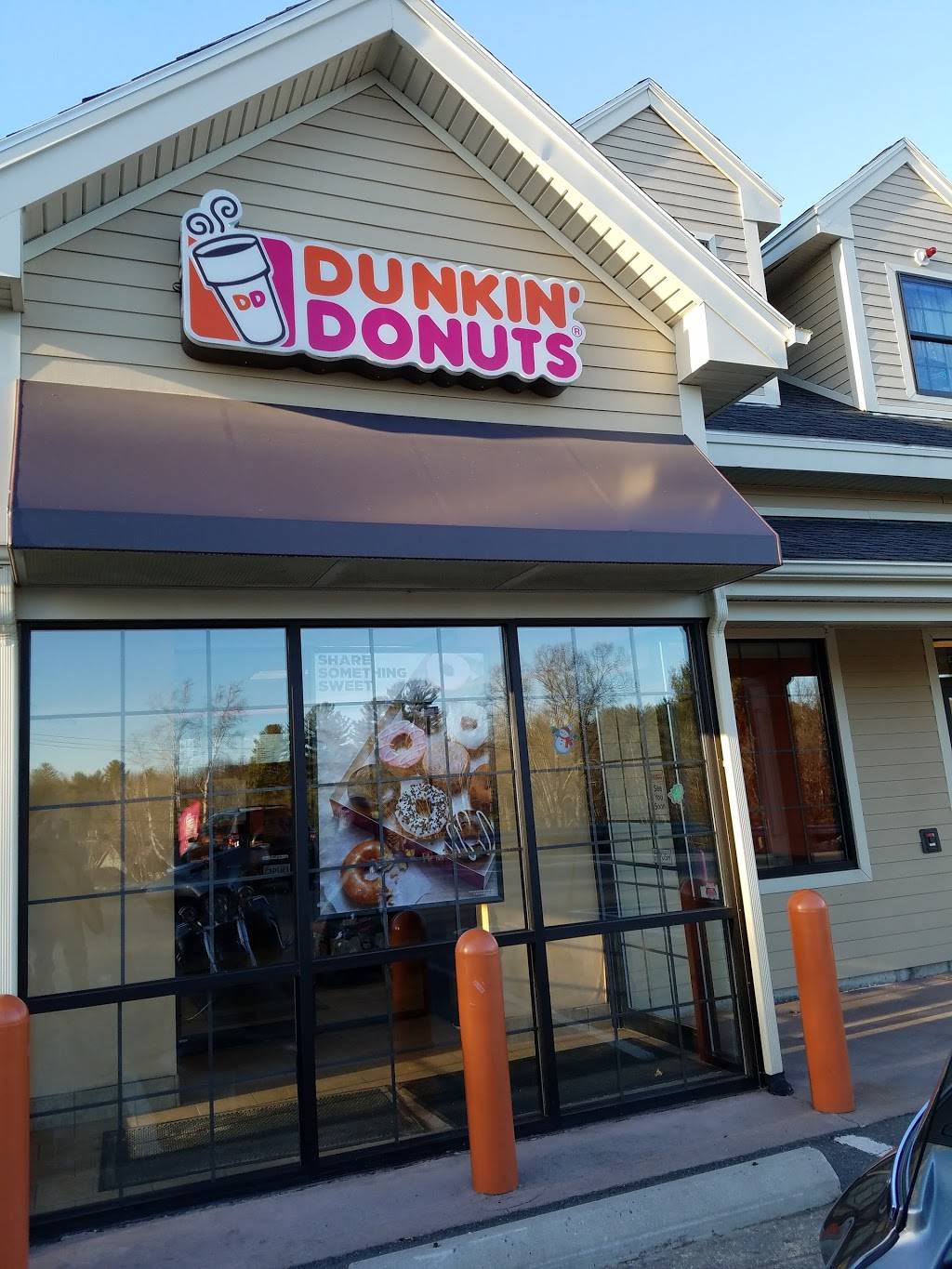 Dunkin | bakery | 8 NH-111, Atkinson, NH 03811, USA | 6033625160 OR +1 603-362-5160