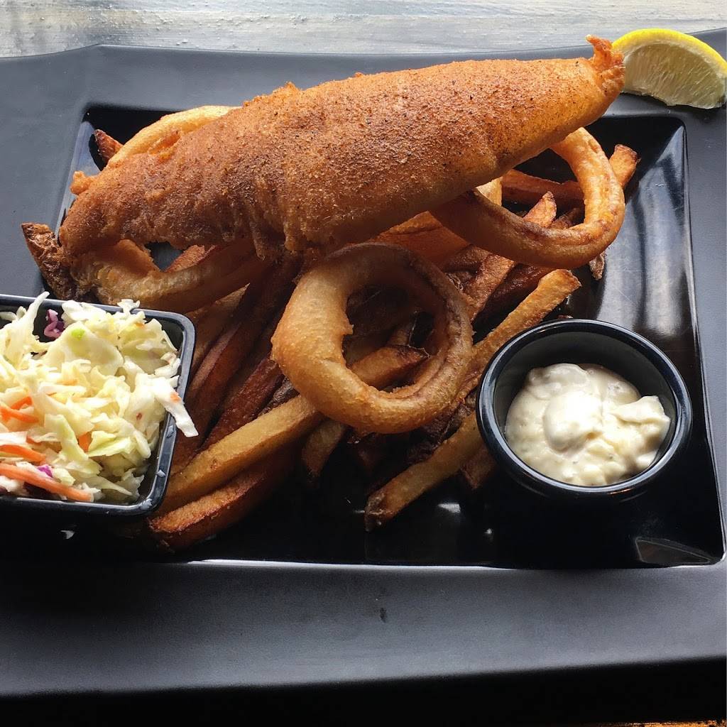 Off The Hook Fishbar | restaurant | 749 Broadview Ave, Toronto, ON M4K 2P6, Canada | 4164654356 OR +1 416-465-4356