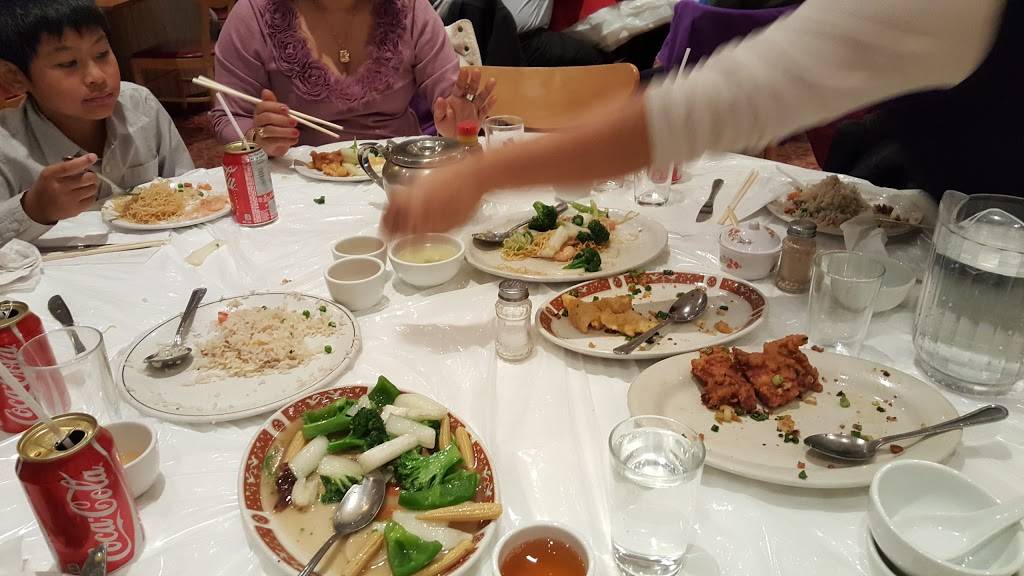 Restaurant Kam Shing | restaurant | 6730 Chemin de la Côte-des-Neiges, Montréal, QC H3S 2A8, Canada | 5147311401 OR +1 514-731-1401