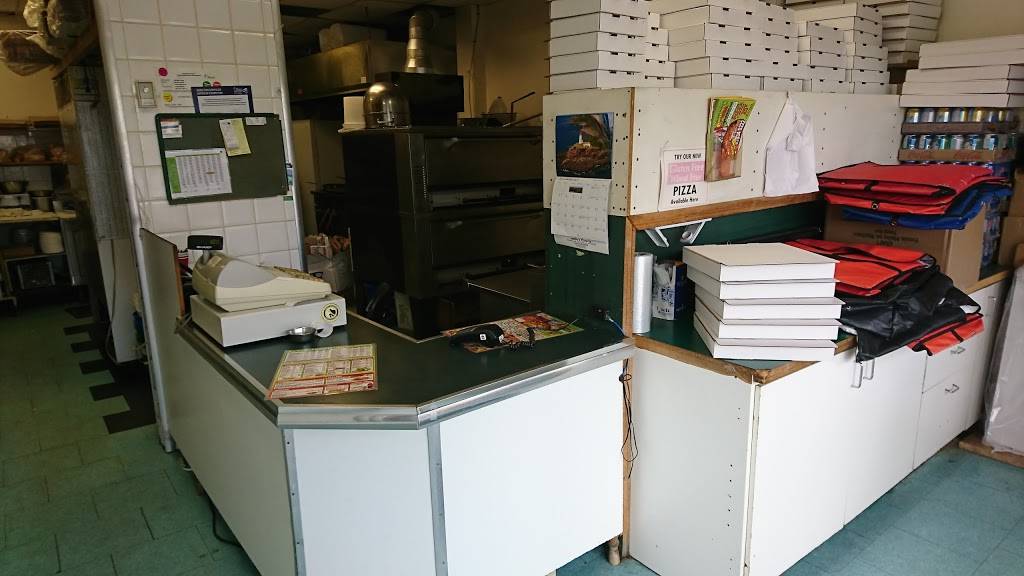 Imilios Pizzeria | restaurant | 110 Bearbrook Rd, Gloucester, ON K1B 3B9, Canada | 6138340222 OR +1 613-834-0222