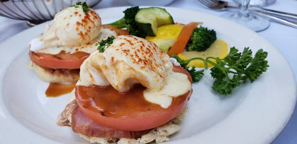 The Warehouse | restaurant | 214 King St, Alexandria, VA 22314, USA | 7036836868 OR +1 703-683-6868