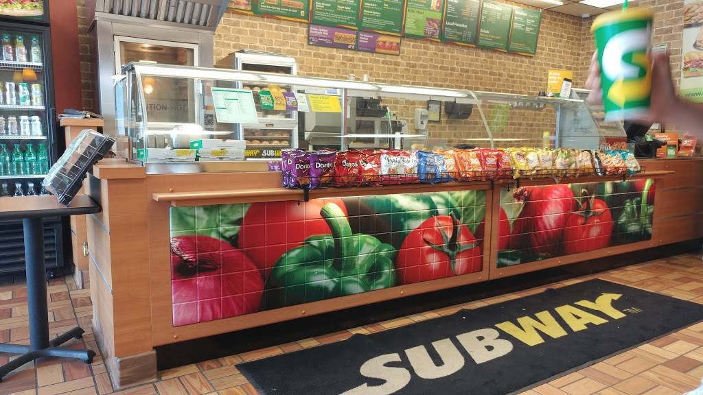Subway | restaurant | 51082 Romeo Plank Rd, Macomb, MI 48042, USA | 5866770700 OR +1 586-677-0700