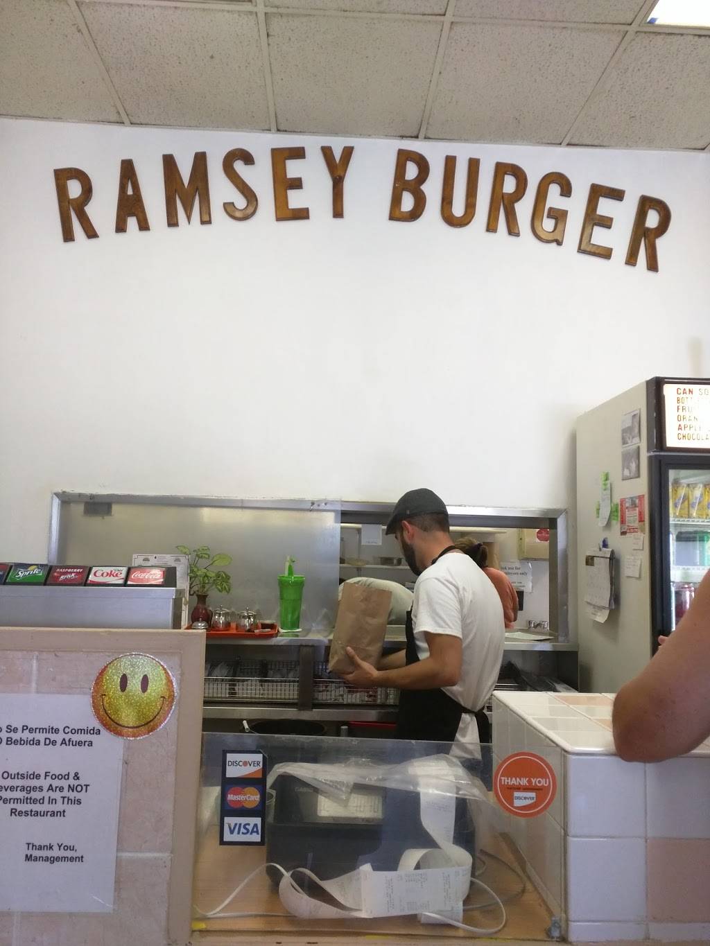 Ramsey Burger | restaurant | 1677 E 6th St, Beaumont, CA 92223, USA | 9518451855 OR +1 951-845-1855