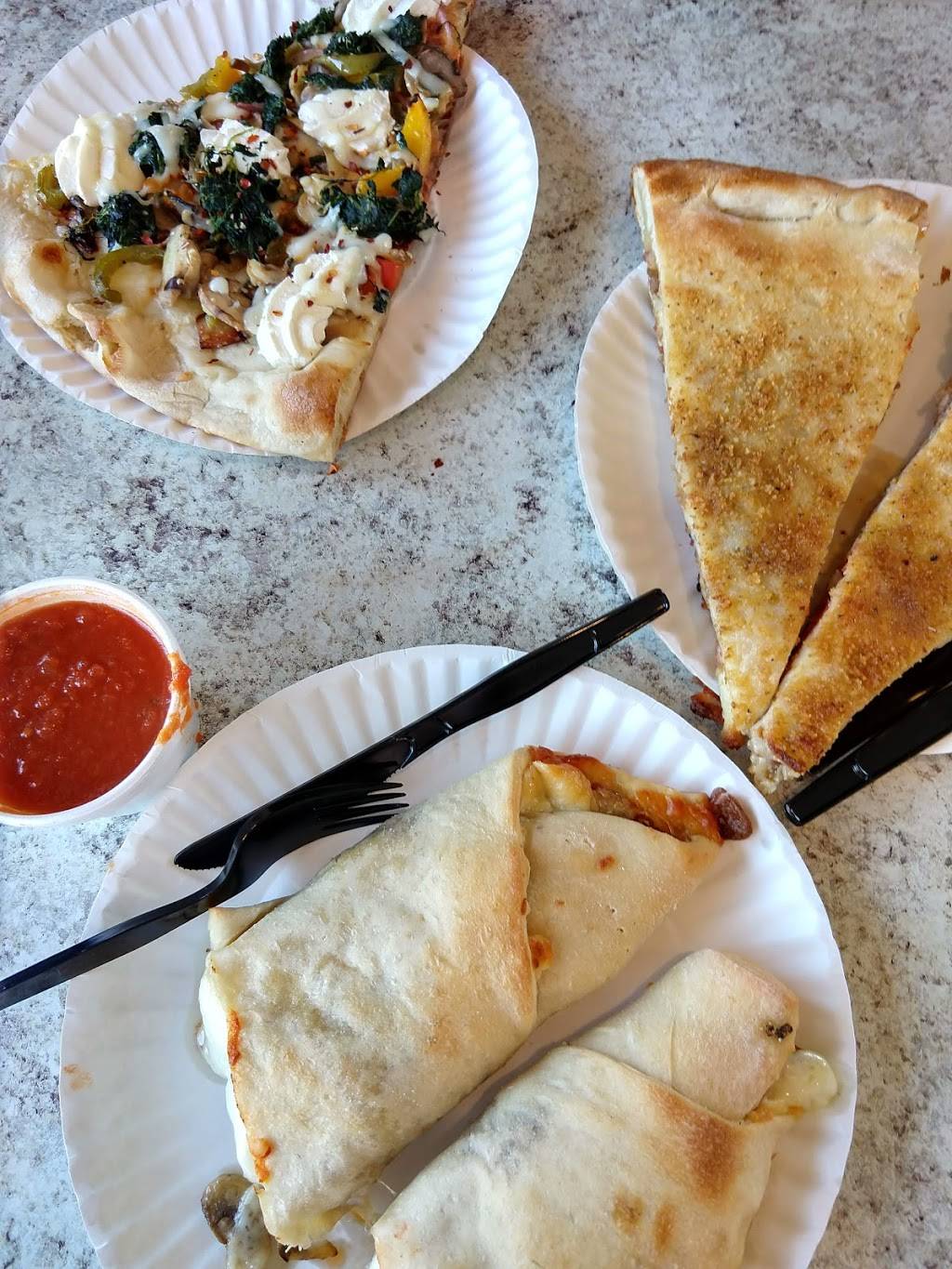 The Original Bizzarro Famous New York Pizza | restaurant | 4 Wave Crest Ave, Indialantic, FL 32903, USA | 3217244799 OR +1 321-724-4799