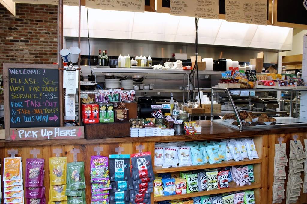 Semolina Kitchen + Bar | restaurant | 572 Boston Ave, Medford, MA 02155, USA | 7812193871 OR +1 781-219-3871