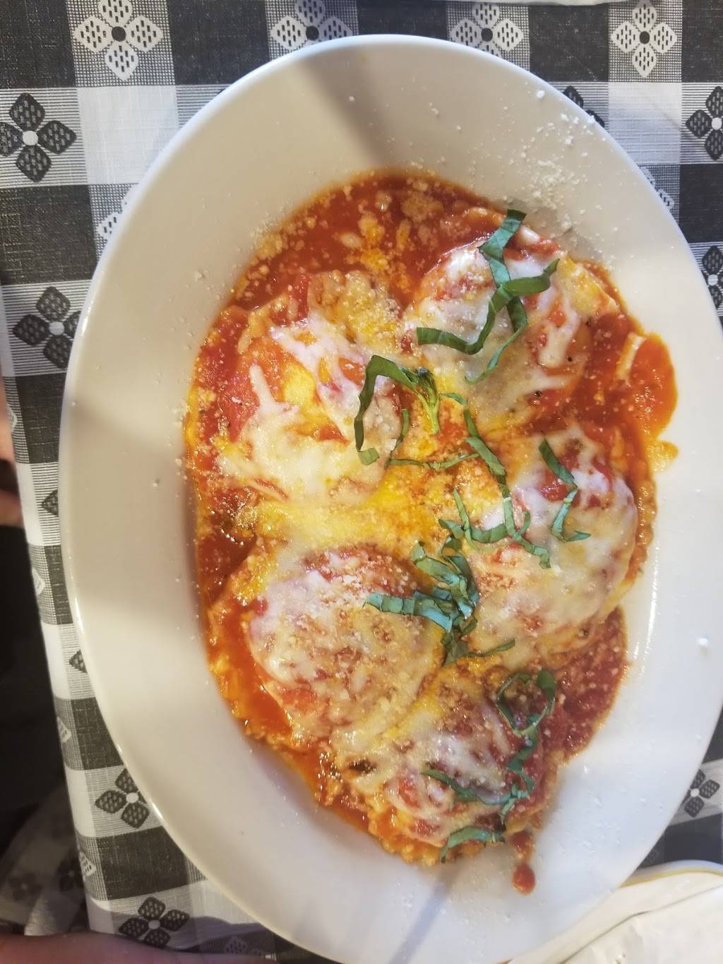 La Famiglia | restaurant | 992 Tamiami Trail, Port Charlotte, FL 33953, USA | 9412357492 OR +1 941-235-7492