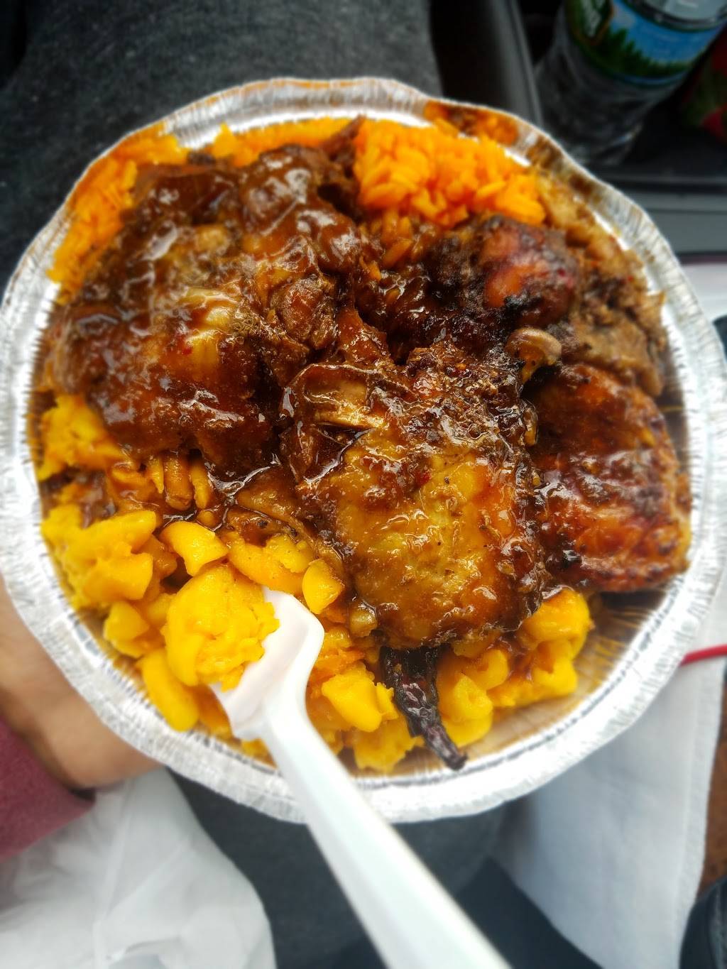 Jamaica Kitchen | restaurant | 24 N Broadway, Yonkers, NY 10701, USA | 9144763293 OR +1 914-476-3293