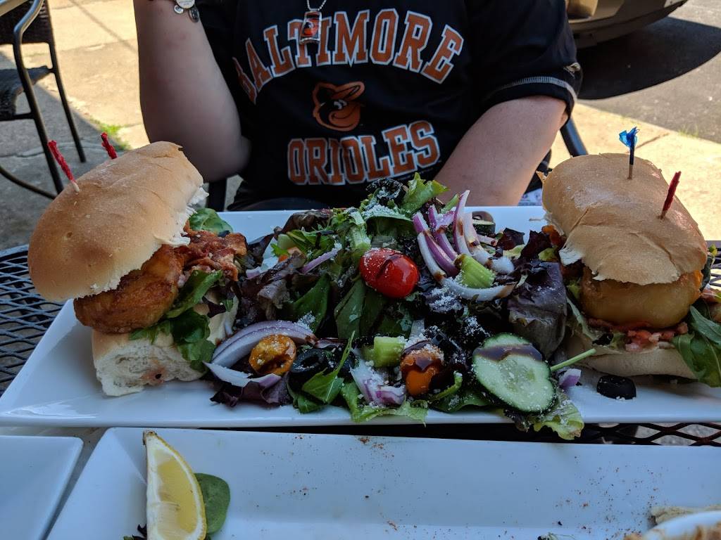 Shottis Point | restaurant | 701 E Fort Ave, Baltimore, MD 21230, USA | 4437596497 OR +1 443-759-6497