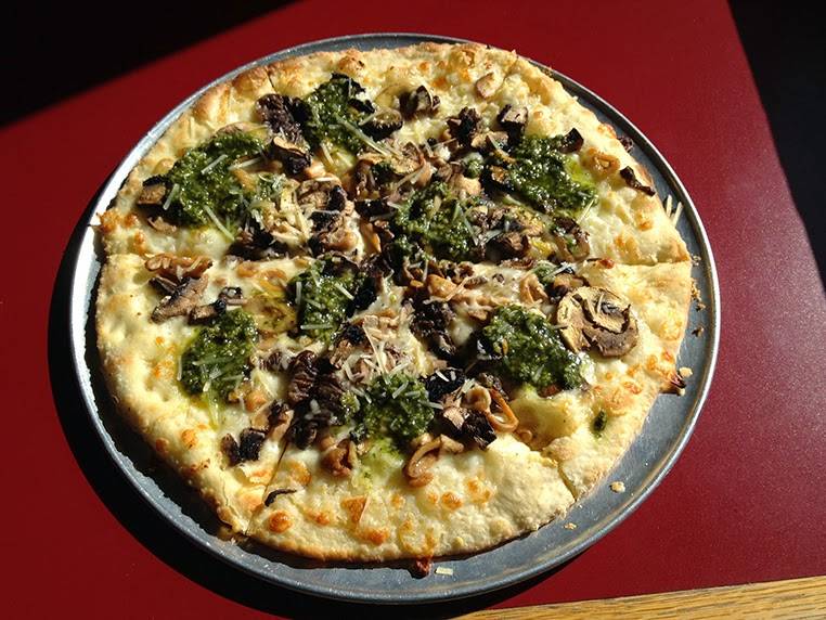 Saw Tooth Roadhouse | night club | 4780 OR-35, Hood River, OR 97031, USA | 5413542511 OR +1 541-354-2511