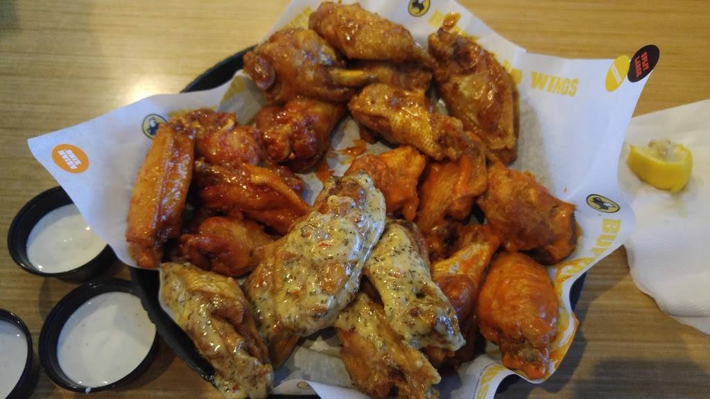 Buffalo Wild Wings | restaurant | 19252 Soledad Canyon Rd, Canyon Country, CA 91351, USA | 6612509464 OR +1 661-250-9464
