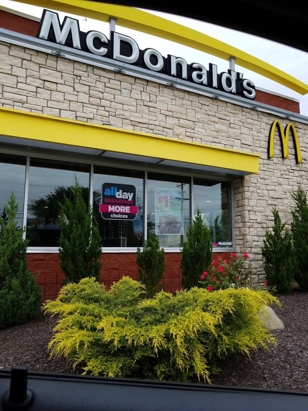 McDonalds | cafe | 1740 E 2nd St, Defiance, OH 43512, USA | 4197826400 OR +1 419-782-6400