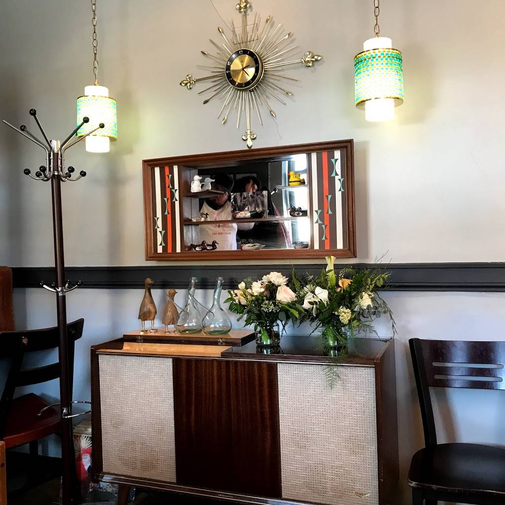 The Duck Inn | restaurant | 2701 S Eleanor St, Chicago, IL 60608, USA | 3127248811 OR +1 312-724-8811