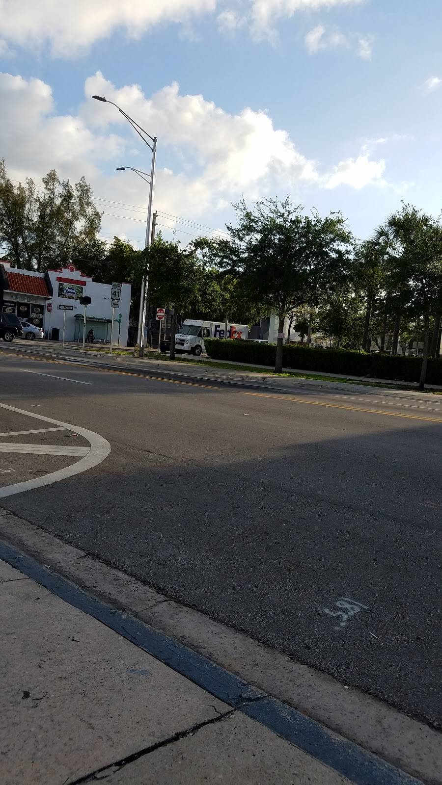 El Rio Lindo Café | restaurant | 641 SW 12th Ave, Miami, FL 33130, USA | 3058569934 OR +1 305-856-9934