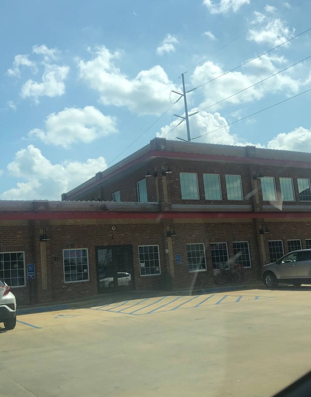 Papa Vs | restaurant | 438 E Main St, Tupelo, MS 38804, USA | 6622054060 OR +1 662-205-4060