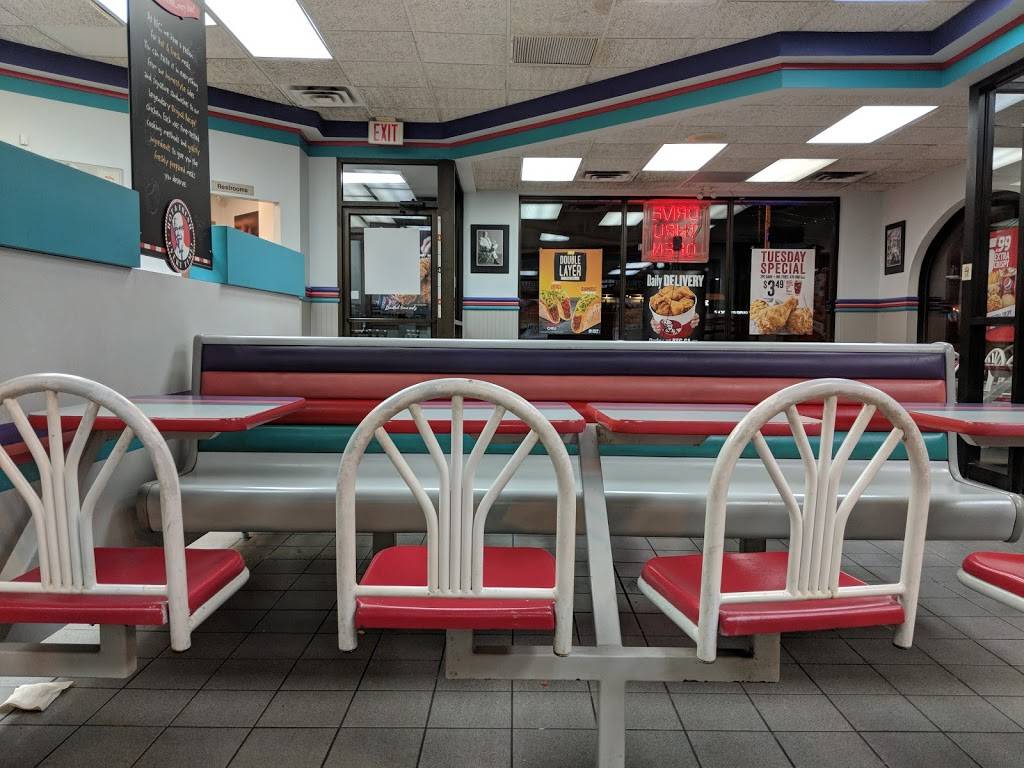 Taco Bell | meal takeaway | 16599 Yonge St, Newmarket, ON L3X 2G8, Canada | 9058980673 OR +1 905-898-0673