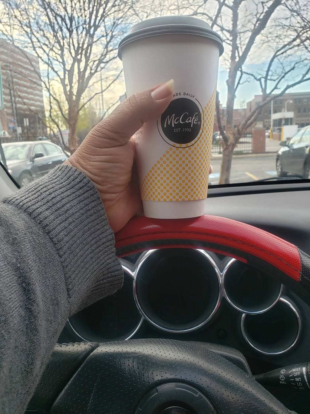 McDonalds | cafe | 10710 Lorain Ave, Cleveland, OH 44111, USA | 2162529318 OR +1 216-252-9318