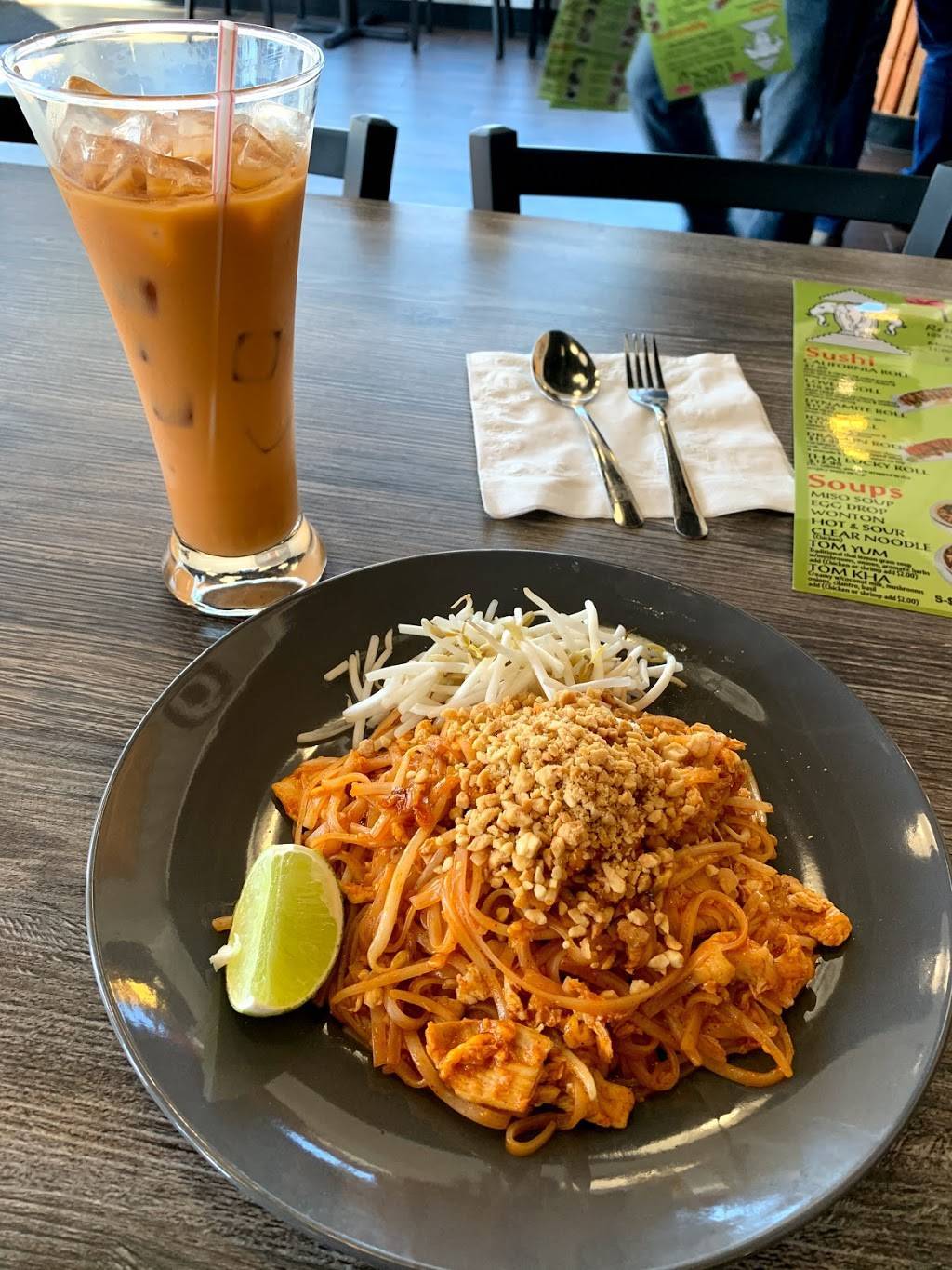 Thai Lucky Sushi Bar | restaurant | 102 Navarro St, San Antonio, TX 78205, USA | 2108881096 OR +1 210-888-1096