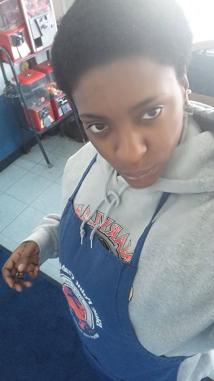 Blue Point Crab House | restaurant | 235 N Montford Ave, Baltimore, MD 21224, USA | 4106750949 OR +1 410-675-0949